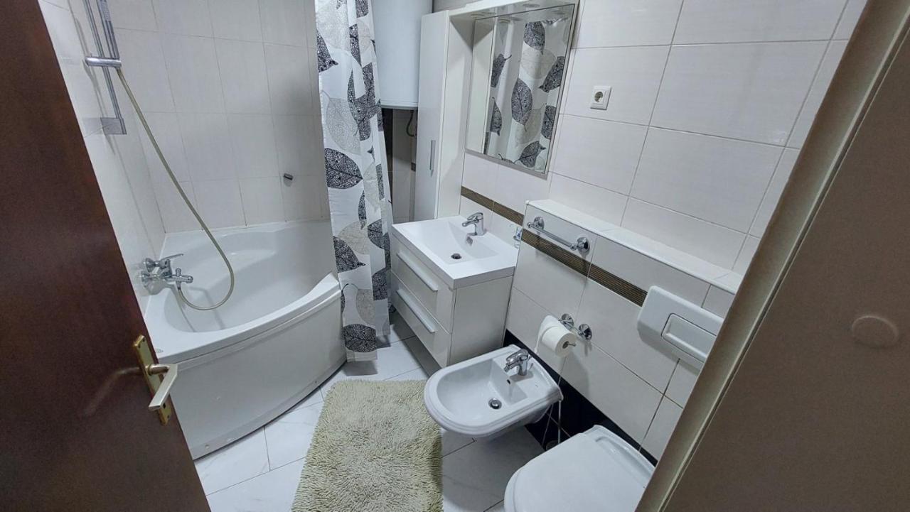 Apartments Aynur Біхач Екстер'єр фото